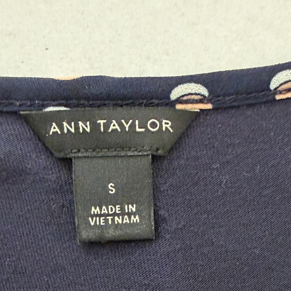 Ann Taylor Blouse Size Small - Picture 13 of 15